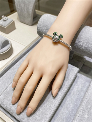 Bayan Yeşil Mickey Model Gümüş Charm