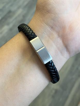 Erkek Gümüş Renk Detay Siyah Deri Bileklik 