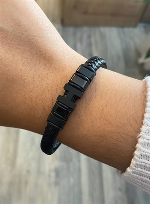 Erkek Siyah Harf Detay Deri Bileklik