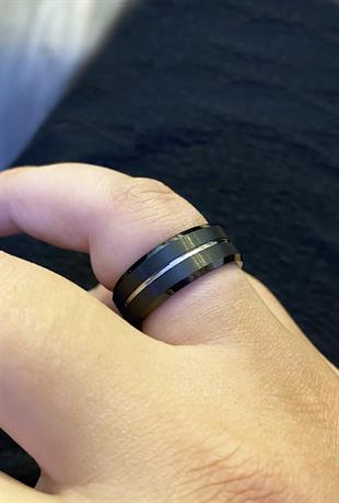 Erkek Siyah Renk Gümüş Çizgi Detay Tungsten Yüzük 