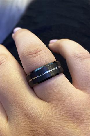 Erkek Siyah Renk Gümüş Çizgi Detay Tungsten Yüzük 