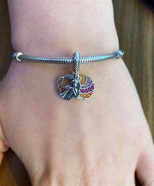 Fearless By Nature Yazılı Renkli Taşlı Gümüş Charm