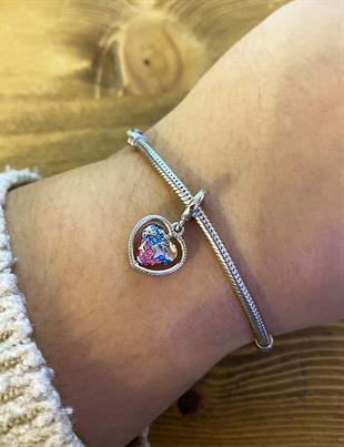 Kadın  Ailem Arkadaşlarım Benim Dünyam Yazılı Kalbin İçinde Renkli Dünya Model Gümüş Charm