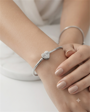 Kadın Anne Sevgisi Model Gümüş Charm