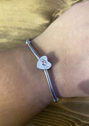 Kadın Anne Sevgisi Temalı Pembe Taş Detay Gümüş Charm