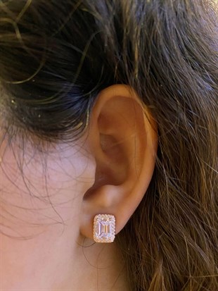 Kadın Baget Taşlı Bakır Renk Küpe