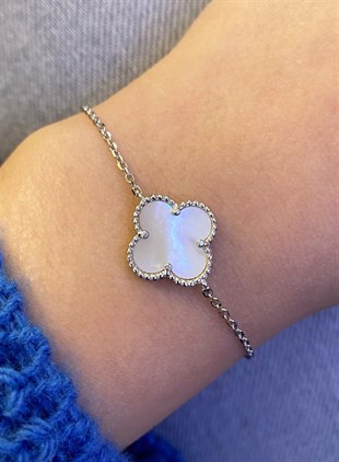 Kadın Beyaz Renkli Yonca Model Gümüş Bileklik