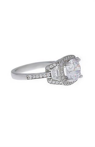 Kadın Çerçeveli Tektaş Model Taşlı Gümüş Yüzük