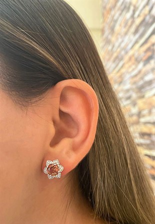 Kadın Çiçek Model Sultanit Taş Gümüş Küpe