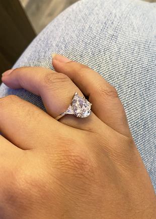Kadın Damla Model Kenarları Üçgen Taş Detay Gümüş Yüzük