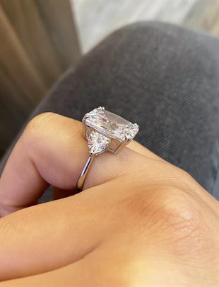 Kadın Dikdörtgen Taşlı Gösterişli Yüzük 