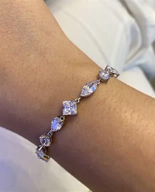 Kadın Farklı Model Taşlı Gümüş Bileklik