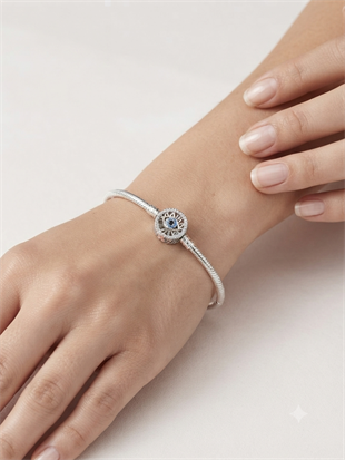 Kadın Göz Model Taşlı Gümüş Charm 