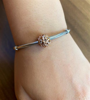 Kadın Gümüş Çiçek Toplayan Kız Charmı