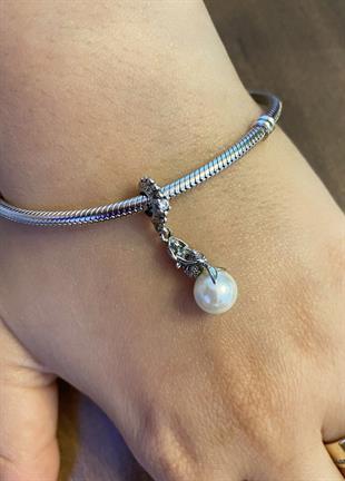 Kadın İnci Üstündeki Deniz Kızı Model Gümüş Charm