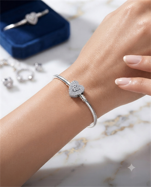 Kadın Kalp Model Mickey Detay Taşlı Gümüş Charm