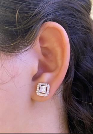 Kadın Kare Model Sıralı Taş Detay Gümüş Küpe