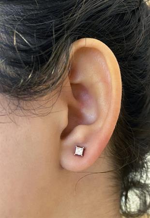 Kadın Kare Model Tek Taş Nokta Küpe