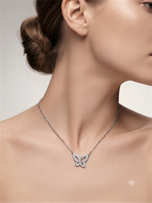 Kadın Kelebek Model Taşlı Gümüş Kolye 