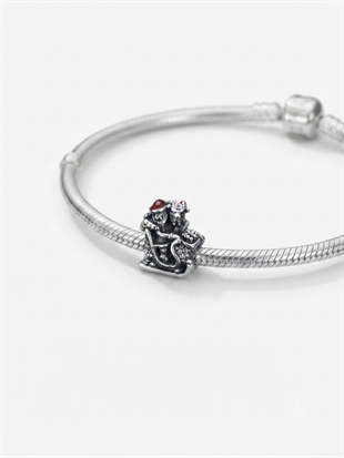 Kadın Kızakta Mickey ve Minnie Model Gümüş Charm 