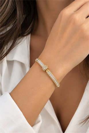 Kadın Love Model Baget Taş Detay Gold Renk Şık Çelik Bilezik