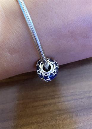 Kadın Mavi Renk Yıldızlarla Dolu Gökyüzü Temalı Gümüş Charm