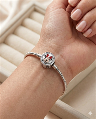 Kadın Minnie Mouse Karakterli Gümüş Charm