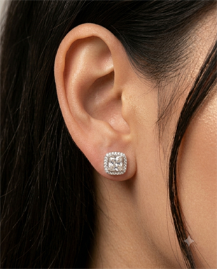 Kadın Moissanite Kare Tek Taş Model Etrafı Sıralı Taş Detay Gümüş Küpe 