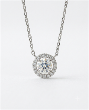 Kadın Moissanite Tek Taş ve Etrafı Sıralı Taş Detay Gümüş Kolye