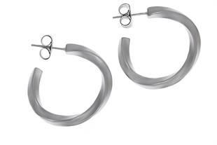 Kadın Oval Model Kendinden Desenli Çelik Halka Küpe