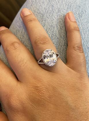 Kadın Oval Taşlı V Kenarlı Gümüş Yüzük