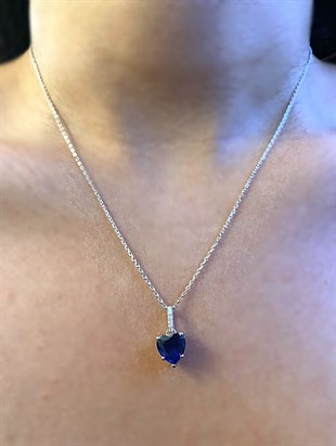 Kadın Safir Renk Taş Detay Kalp Model Gümüş Kolye