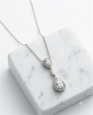 Kadın Sallantılı Moissanite Taşlı Gümüş Kolye