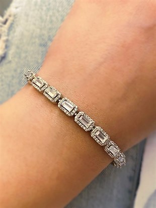 Kadın Sıra Taşlı Gümüş Bileklik