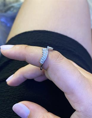 Kadın Sıralı Taş Detay Tasarım Model Taşlı Gümüş Yüzük