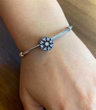 Kadın Siyah Taşlı Gümüş Charm