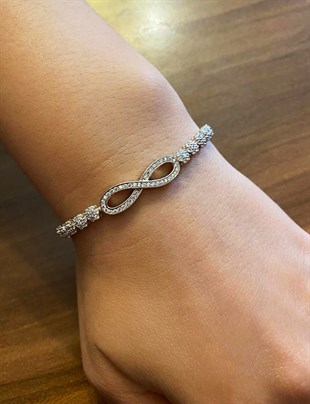 Kadın Sonsuzluk Model Çiçek Detay Gümüş Bileklik