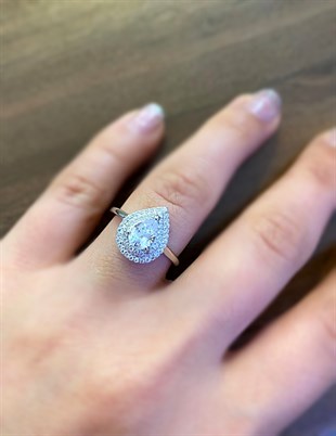 Kadın Su Damlası Model Taşlı Gümüş Yüzük