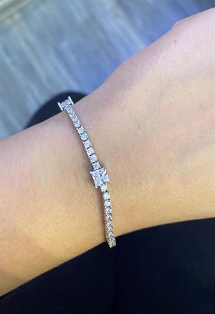 Kadın Su Yolu Model Kare Taş Detay Gümüş Bileklik