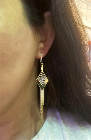 Kadın Taş Detaylı Sallantılı Çelik Küpe