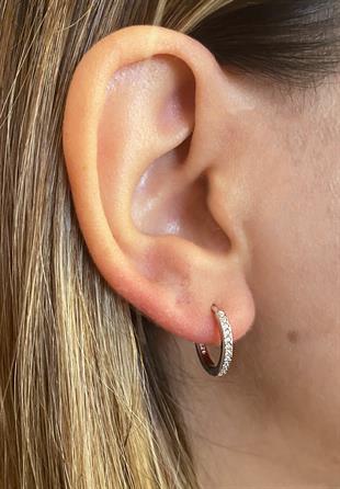 Kadın Taşlı Küçük Halka Gümüş Küpe