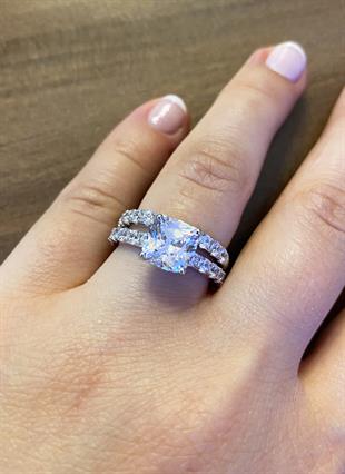 Kadın Tek Taş Model Yarım Tur Gümüş Yüzük