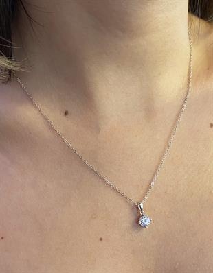 Kadın Tek Taş Şık Gümüş Kolye