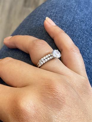 Kadın Tek Taş ve Yarım Tur Detay İkili Gümüş Yüzük