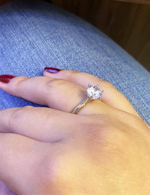 Kadın Tek Taş Yanları Taş Detay Gümüş Yüzük