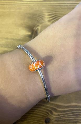 Kadın Turuncu Renk Beyaz Çizgi Balık Derisi Model Murano Gümüş Charm 