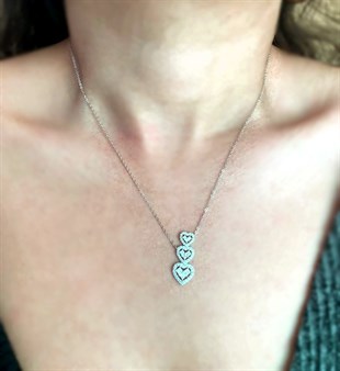 Kadın Üç Kalp Taşlı Gümüş Kolye