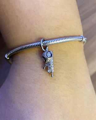 Kadın Uçan Spıderman Temalı Gümüş Charm