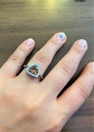 Kadın Üçgen Model Sultanit Taşlı Gümüş Yüzük