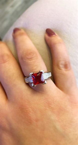 Kadın Yakut Renk Taş Detay Gümüş Yüzük